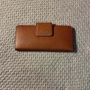 Brown Fossil Madison Clutch Wallet